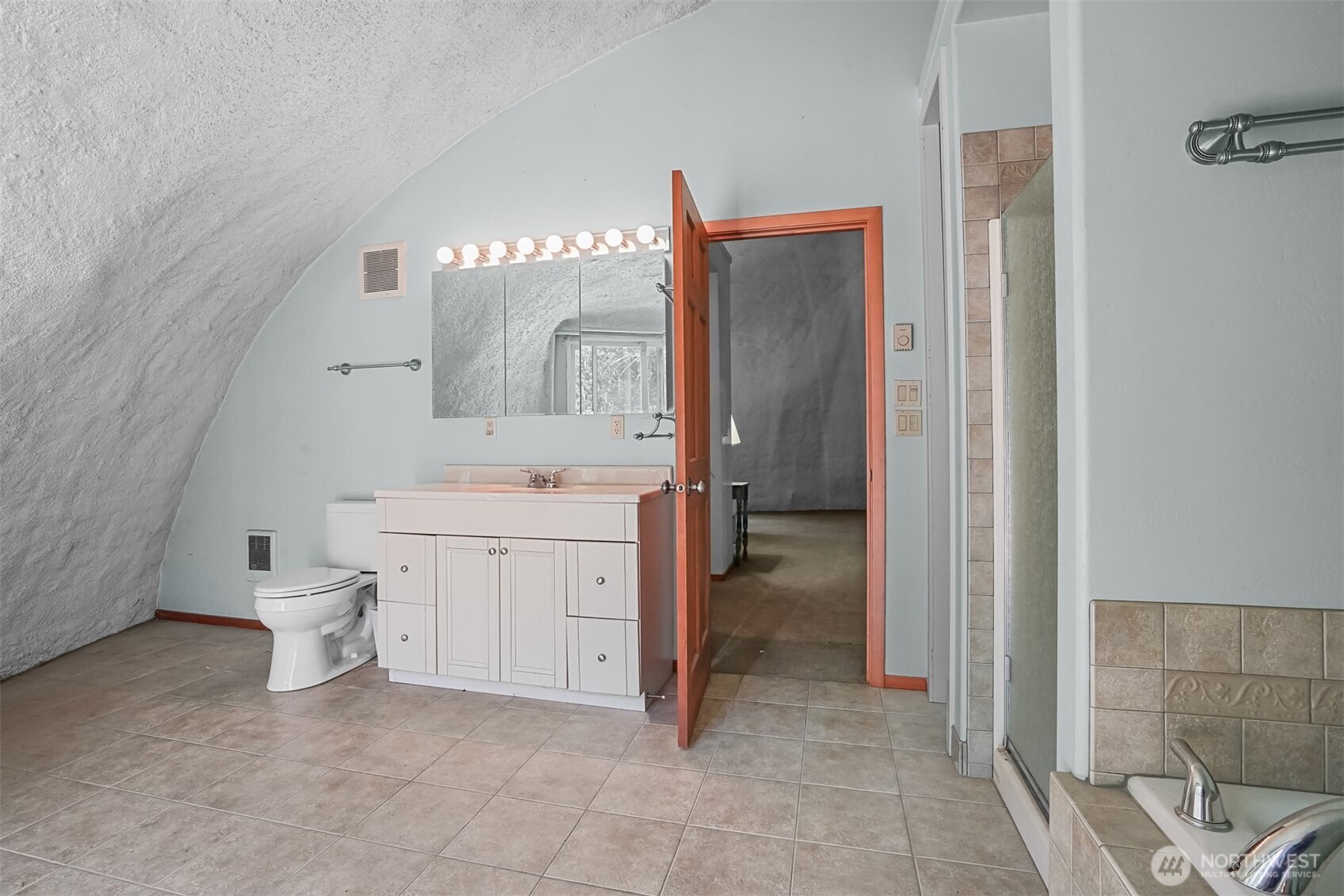 14831 Rainier View Drive SE, Yelm, WA 98597