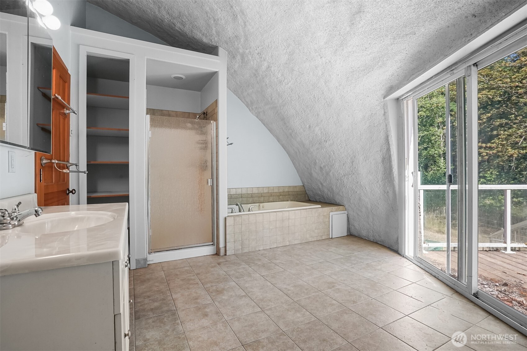 14831 Rainier View Drive SE, Yelm, WA 98597