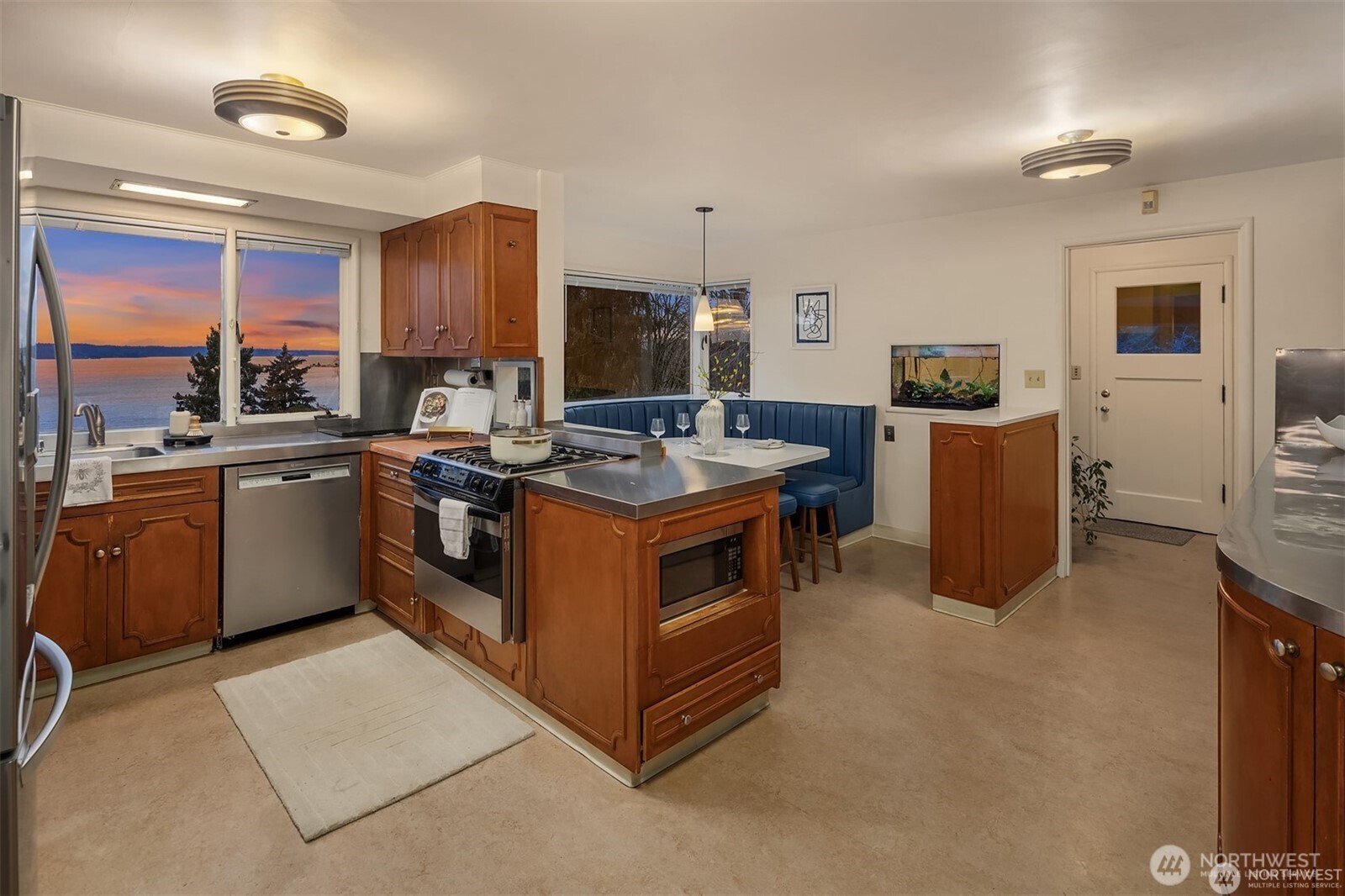 727 SW 199th Place , Normandy Park, WA 98166-4150