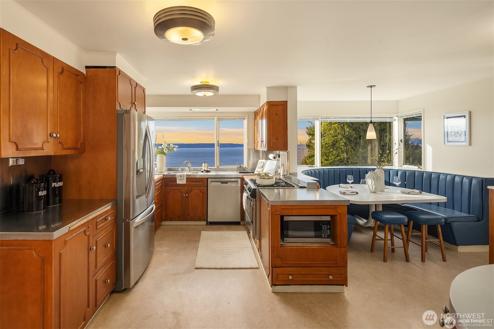 727 SW 199th Place , Normandy Park, WA 98166-4150