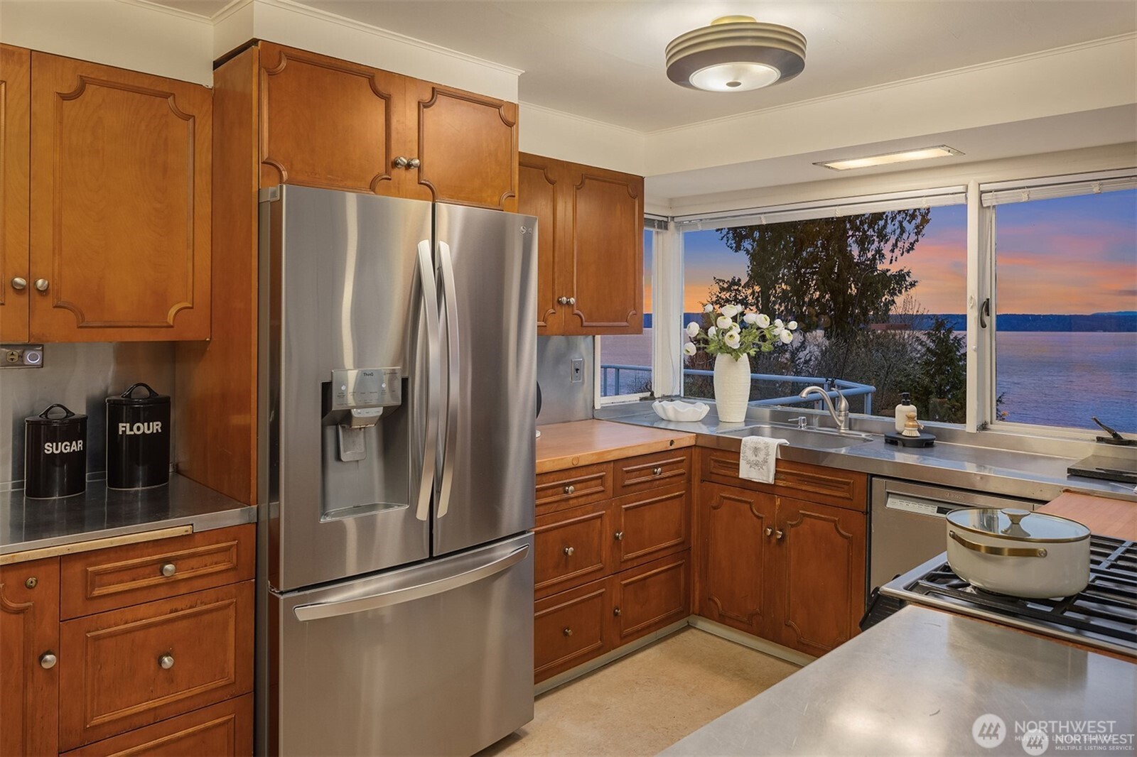 727 SW 199th Place , Normandy Park, WA 98166-4150