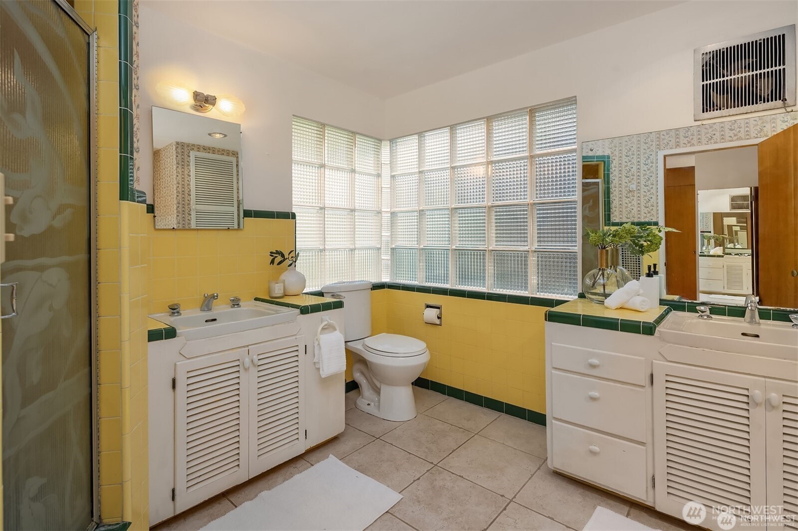 727 SW 199th Place , Normandy Park, WA 98166-4150