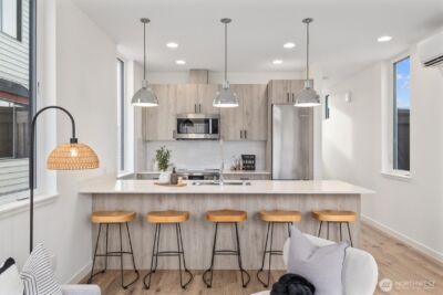 945 NW 61st Street , Seattle, WA 98107