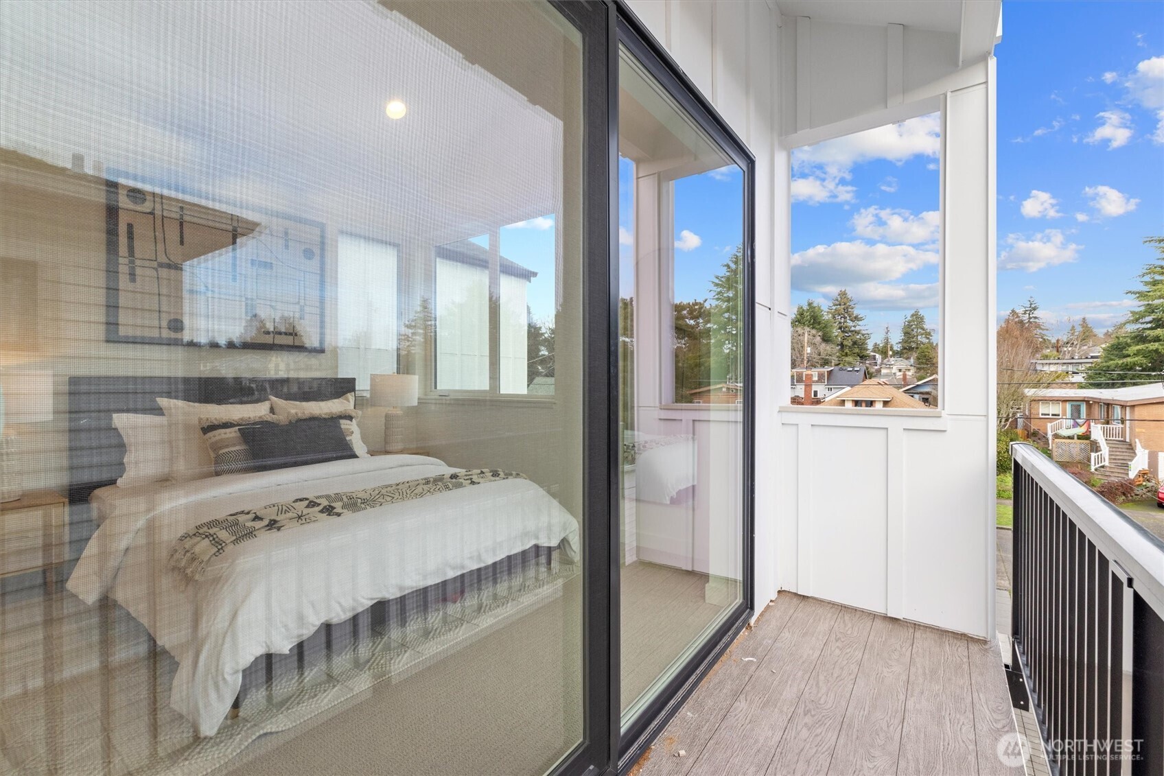 945 NW 61st Street , Seattle, WA 98107