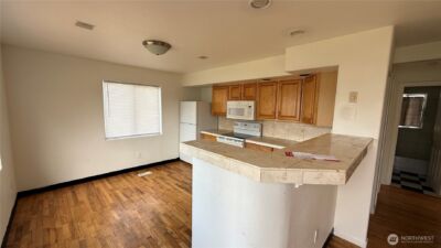 1031 S Oxford Street , Tacoma, WA 98465 - Photo 3