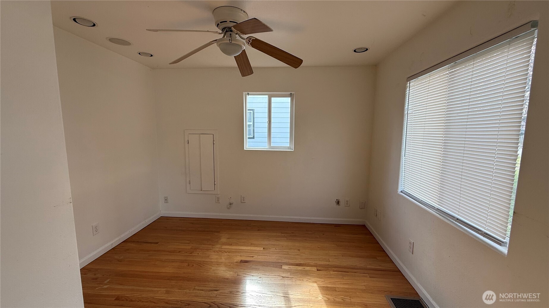 1031 S Oxford Street , Tacoma, WA 98465