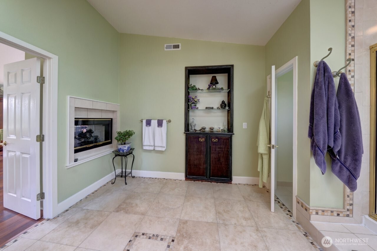 33704 J Place , Ocean Park, WA 98640