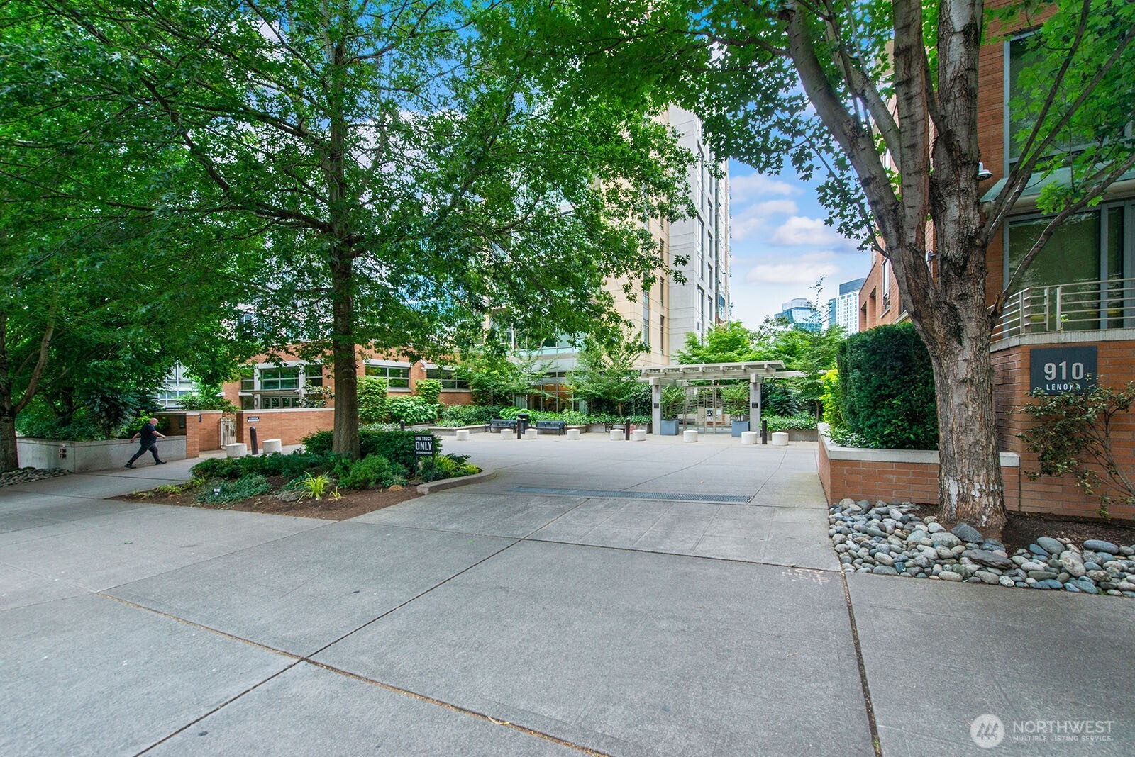 910 Lenora Street #S403, Seattle, WA 98121