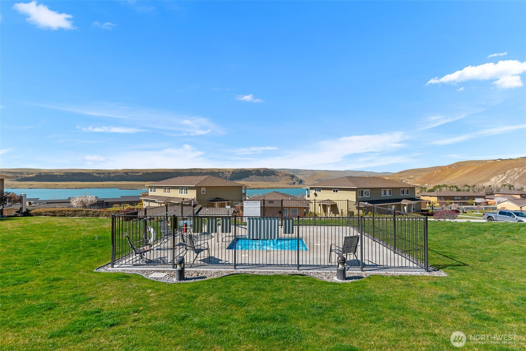 9116 Red Hawk Lane NW, Quincy, WA 98848