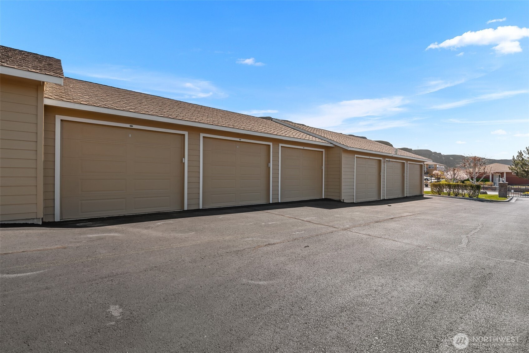 9116 Red Hawk Lane NW, Quincy, WA 98848