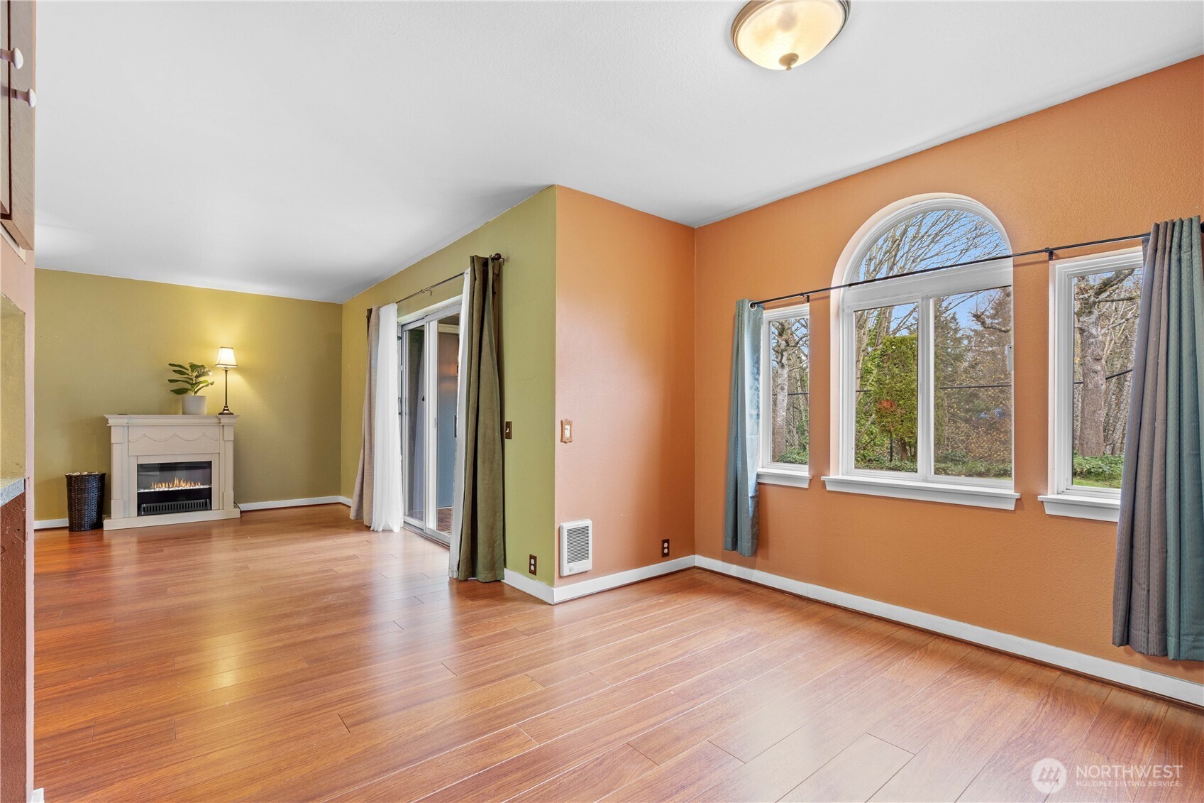 625 N Jackson Avenue #C24, Tacoma, WA 98406