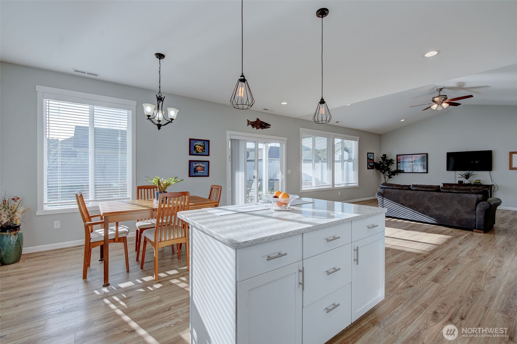 479 Sunny Brooke Lane , Chelan, WA 98816