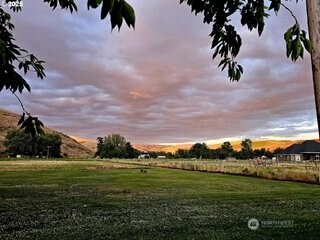 54884 Day Road , Milton-Freewater, OR 97862