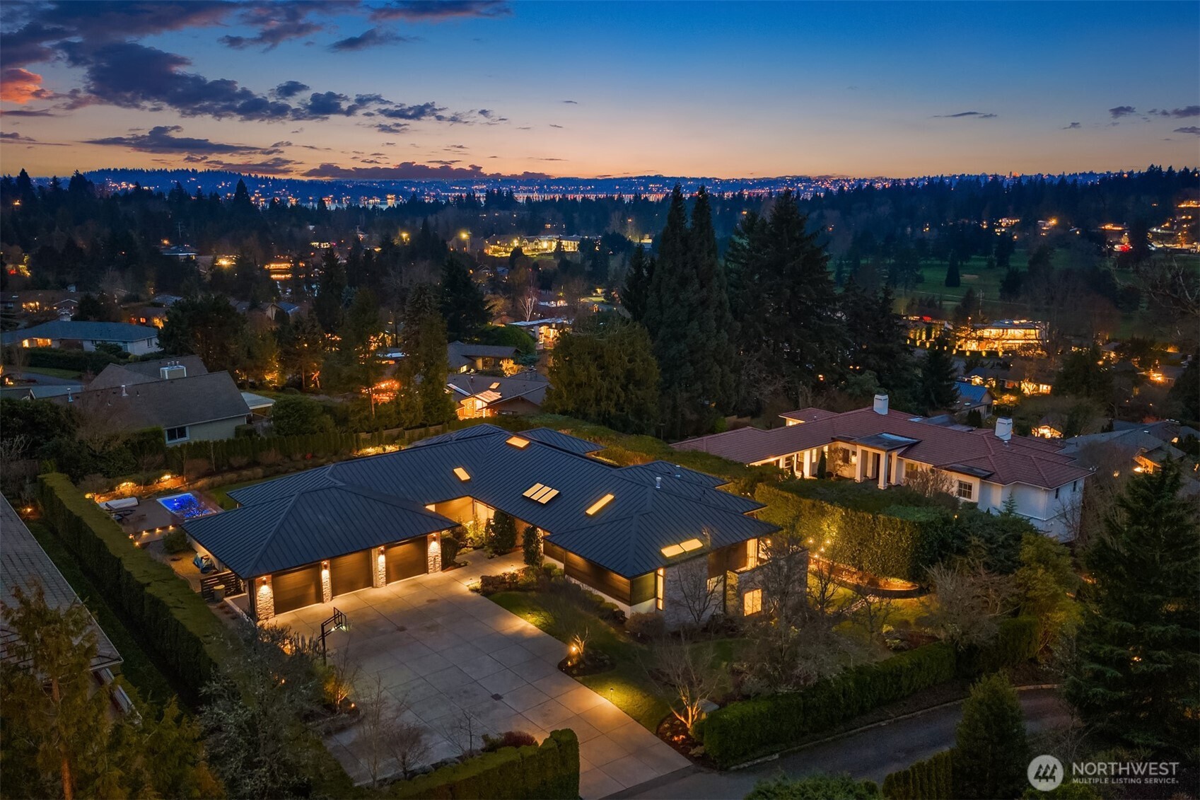 8631 NE 19th Place , Clyde Hill, WA 98004