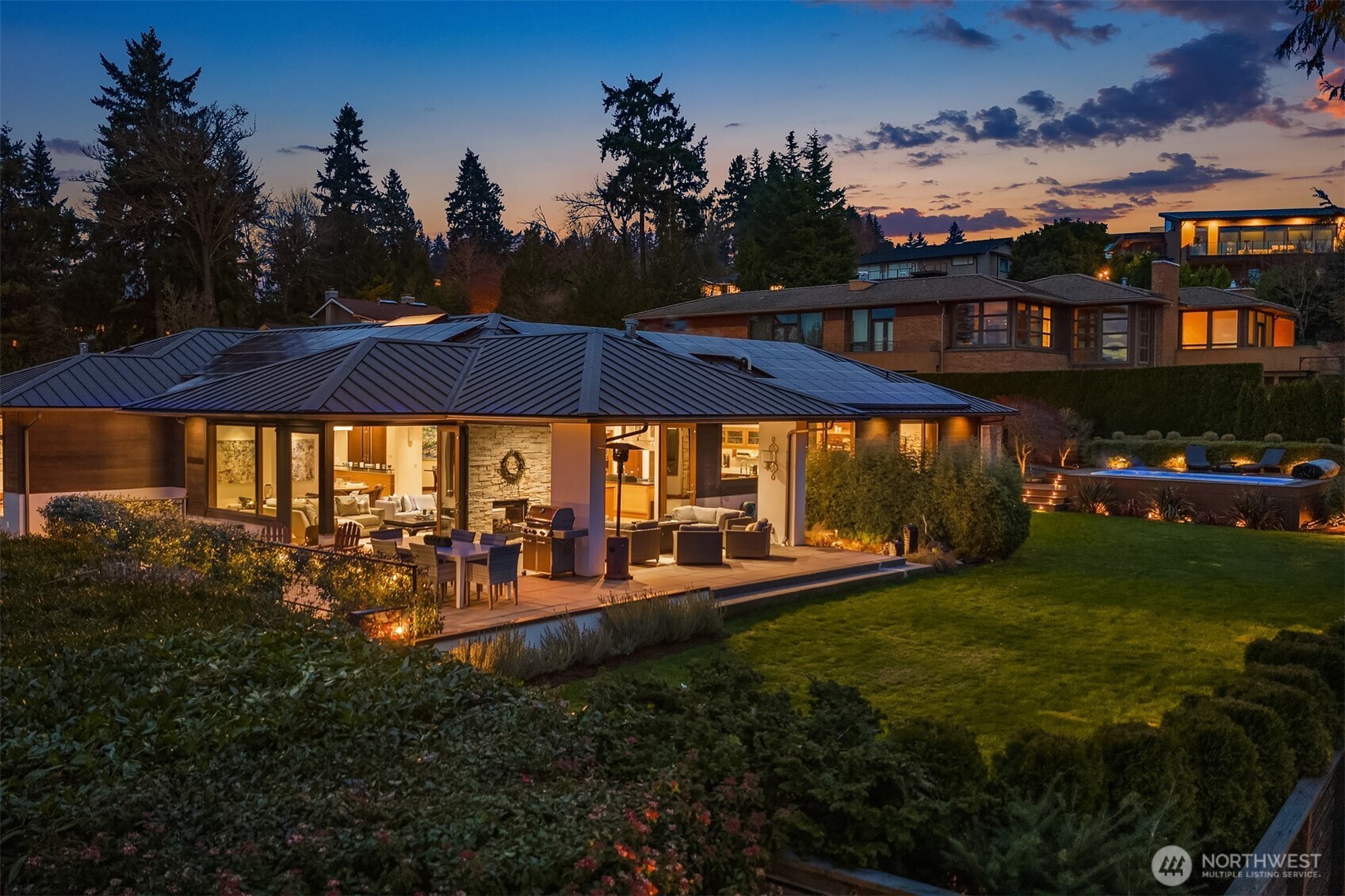 8631 NE 19th Place , Clyde Hill, WA 98004