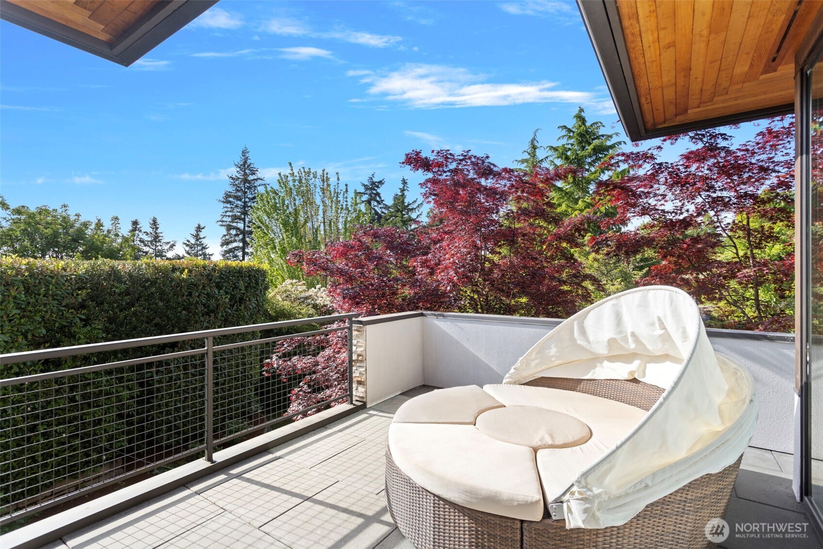 8631 NE 19th Place , Clyde Hill, WA 98004
