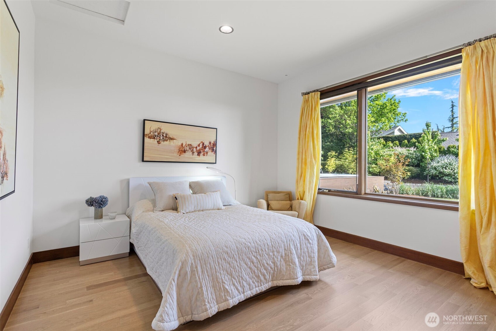 8631 NE 19th Place , Clyde Hill, WA 98004