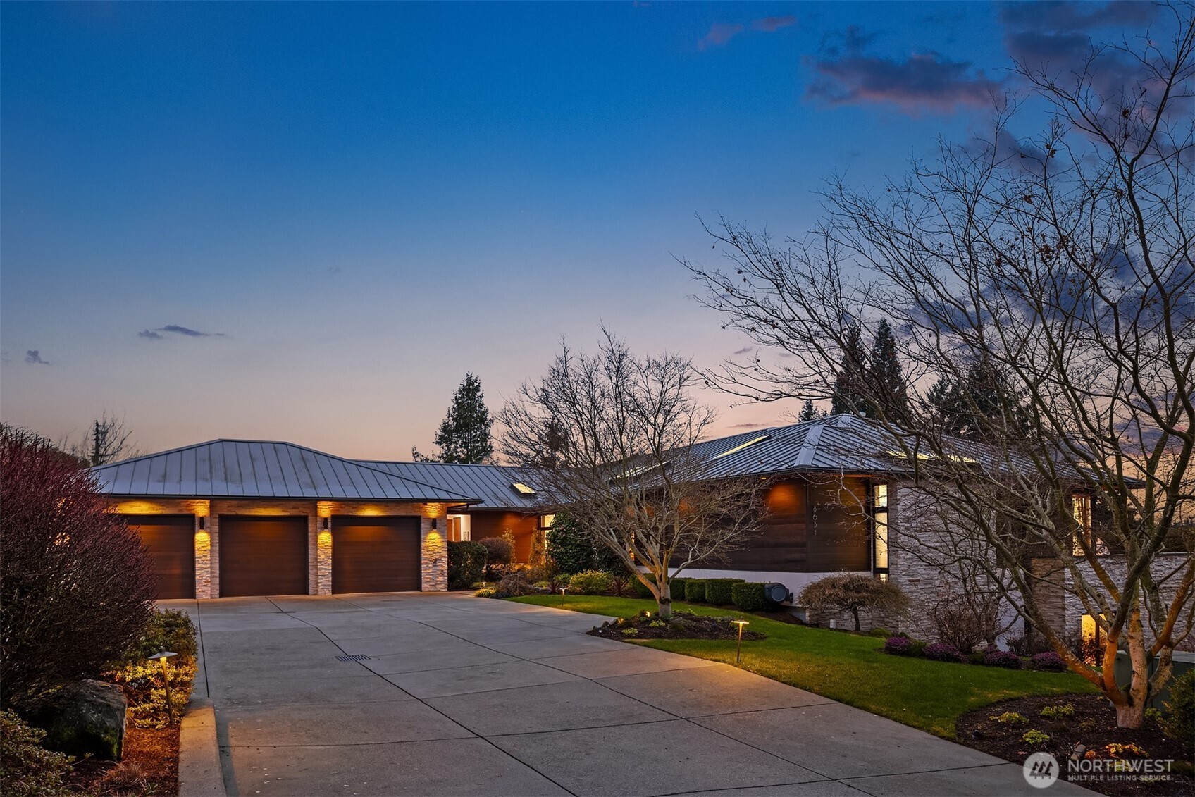 8631 NE 19th Place , Clyde Hill, WA 98004