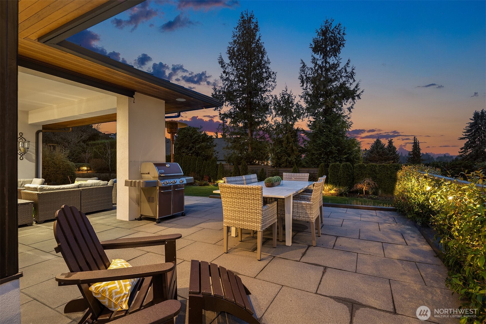 8631 NE 19th Place , Clyde Hill, WA 98004