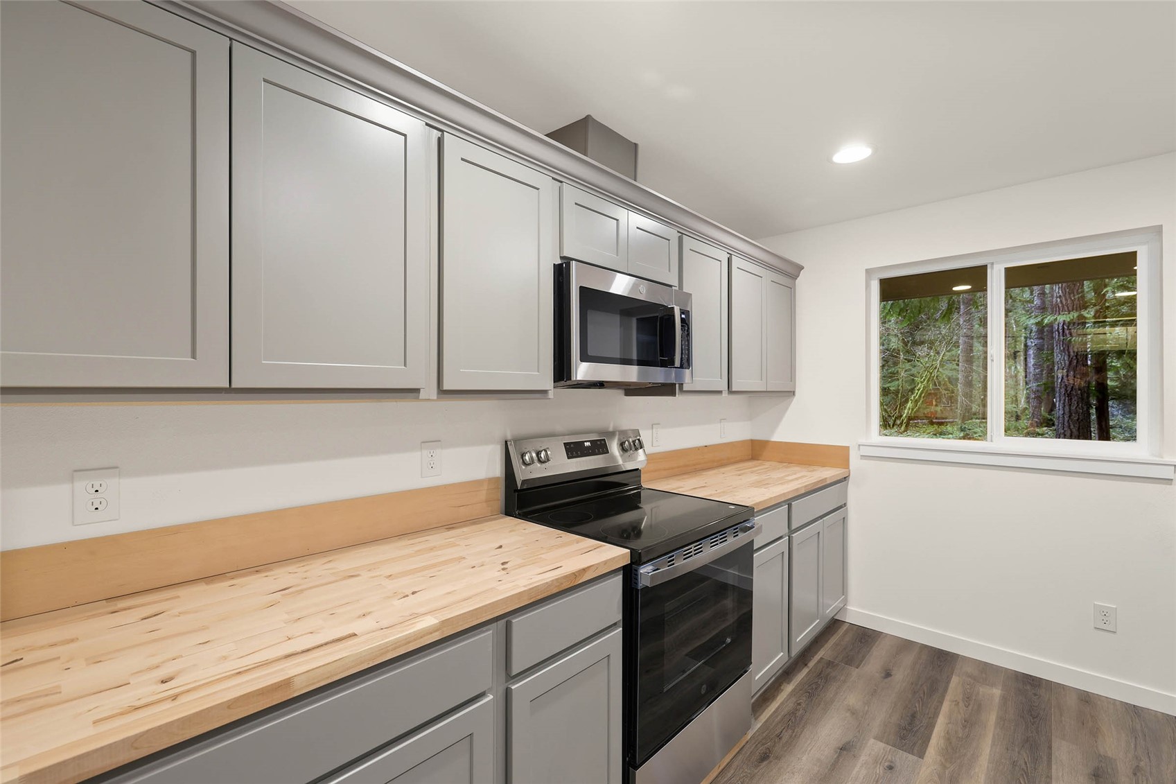 56114 343rd Avenue Ct E, Ashford, WA 98304