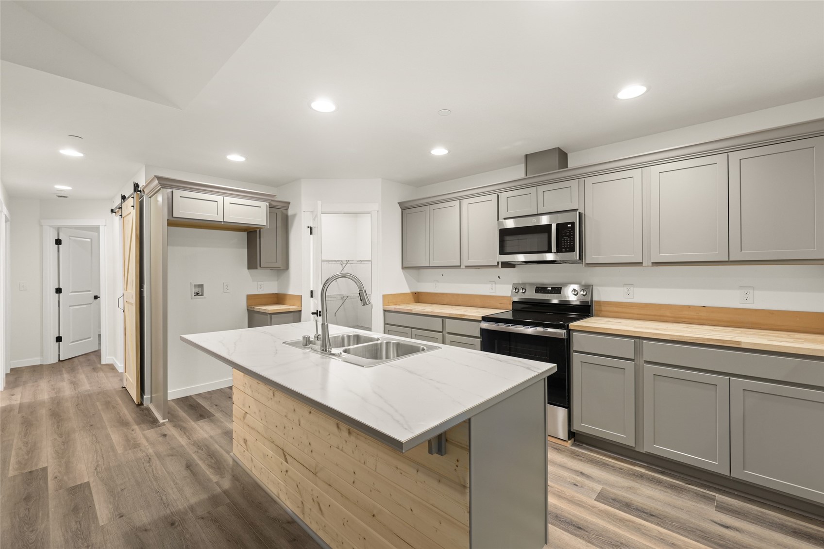 56114 343rd Avenue Ct E, Ashford, WA 98304