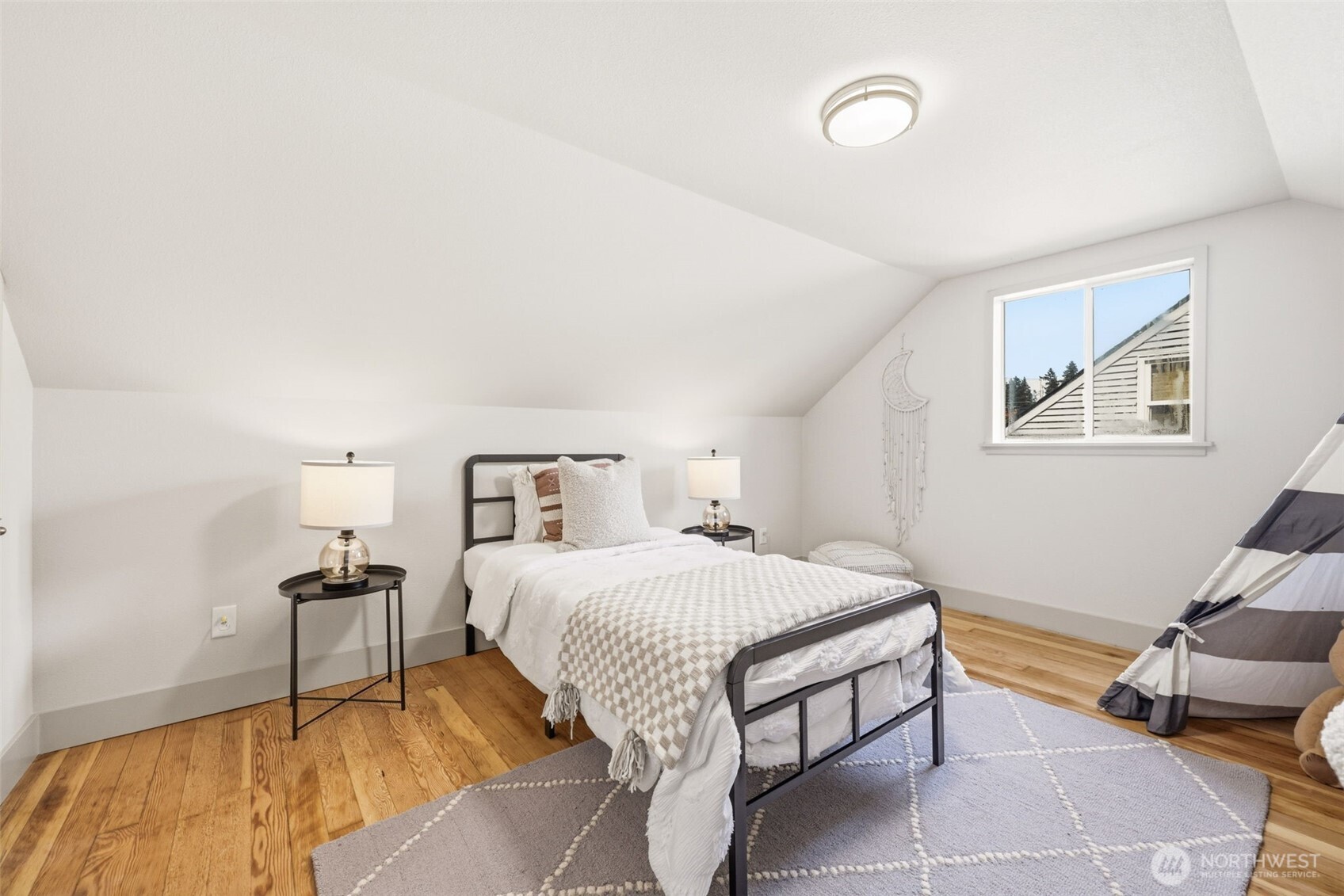 354 Farallone Avenue , Fircrest, WA 98466