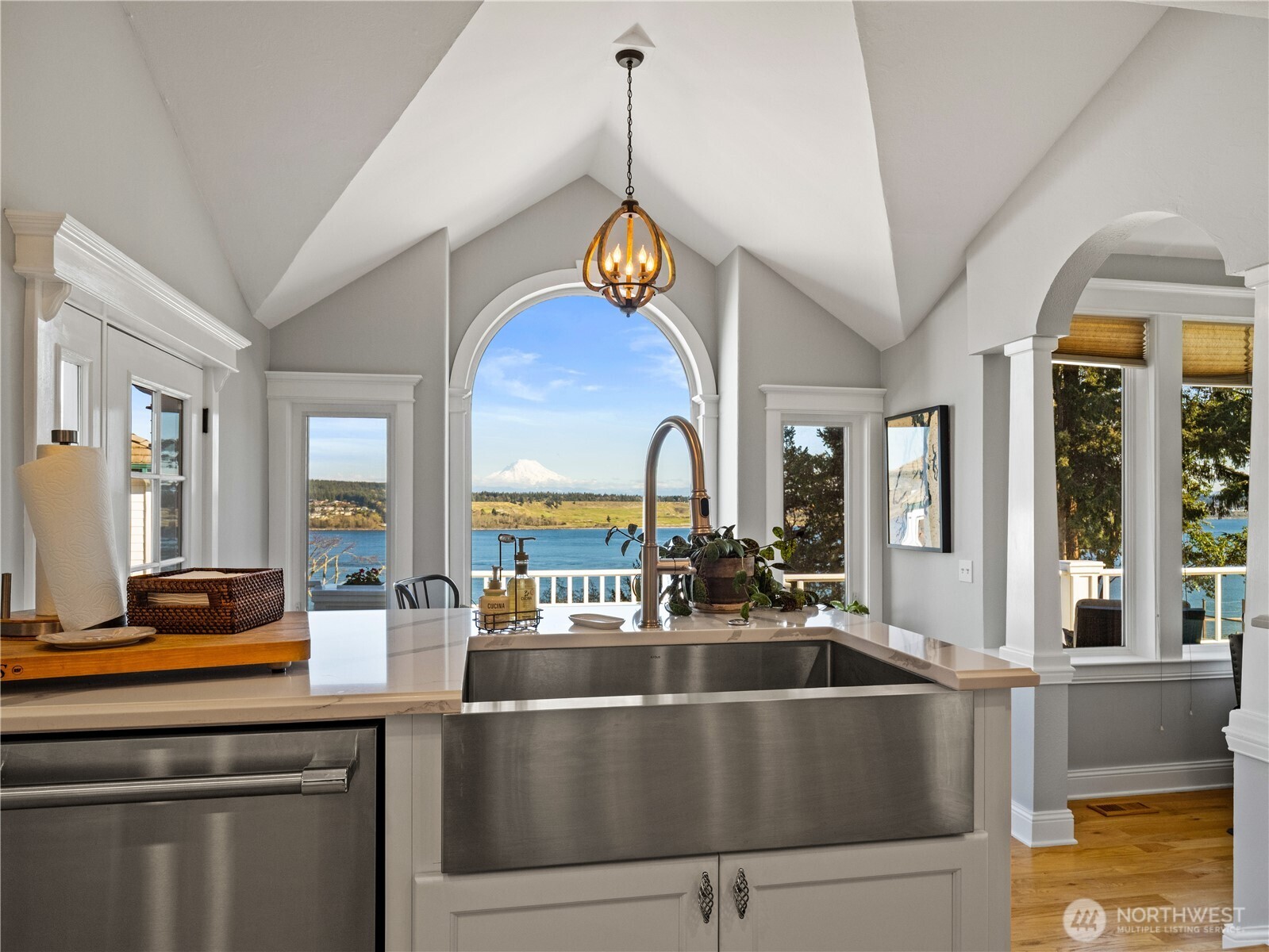 1559 13th AVE , Fox Island, WA 98333