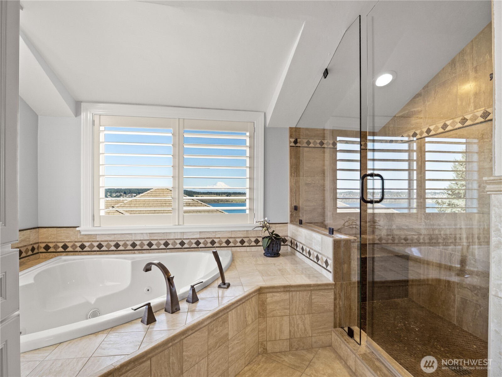 1559 13th AVE , Fox Island, WA 98333