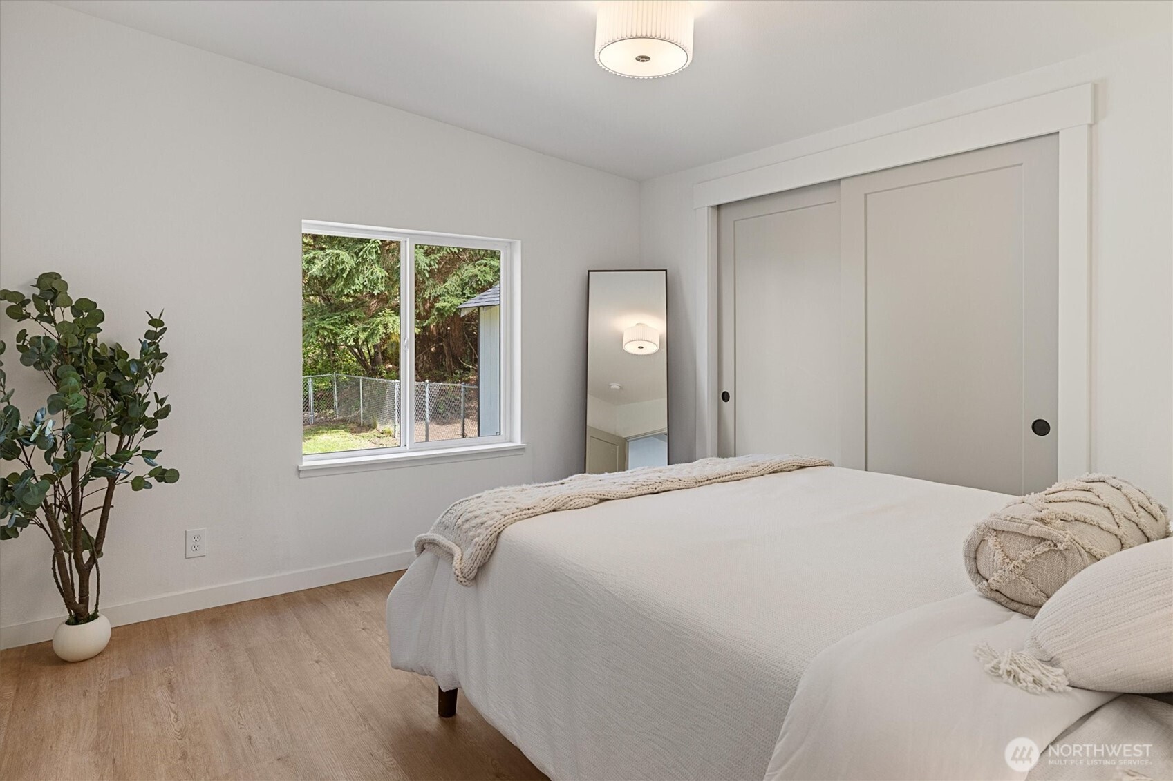 18280 E State Route 106 , Belfair, WA 98528