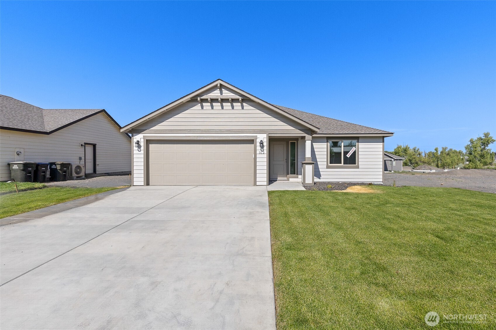 312 N Montana Street , Moses Lake, WA 98837