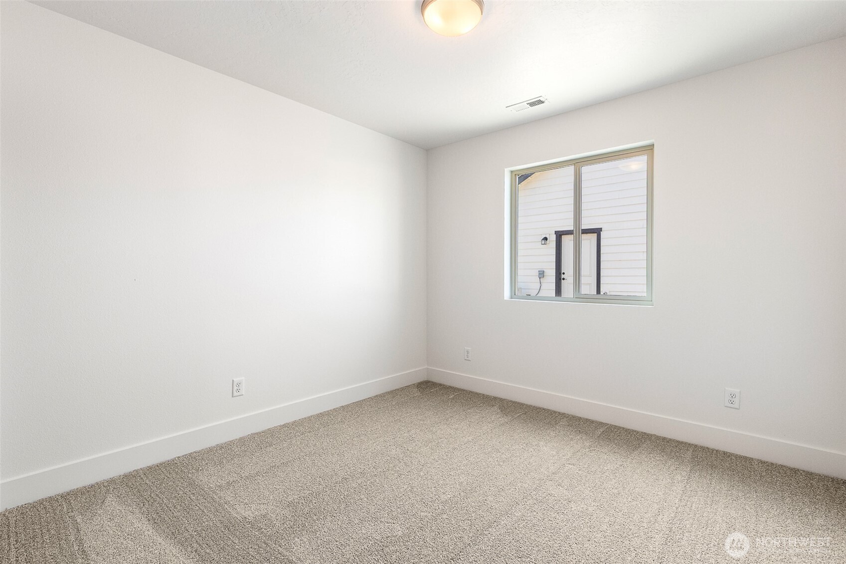 312 N Montana Street , Moses Lake, WA 98837