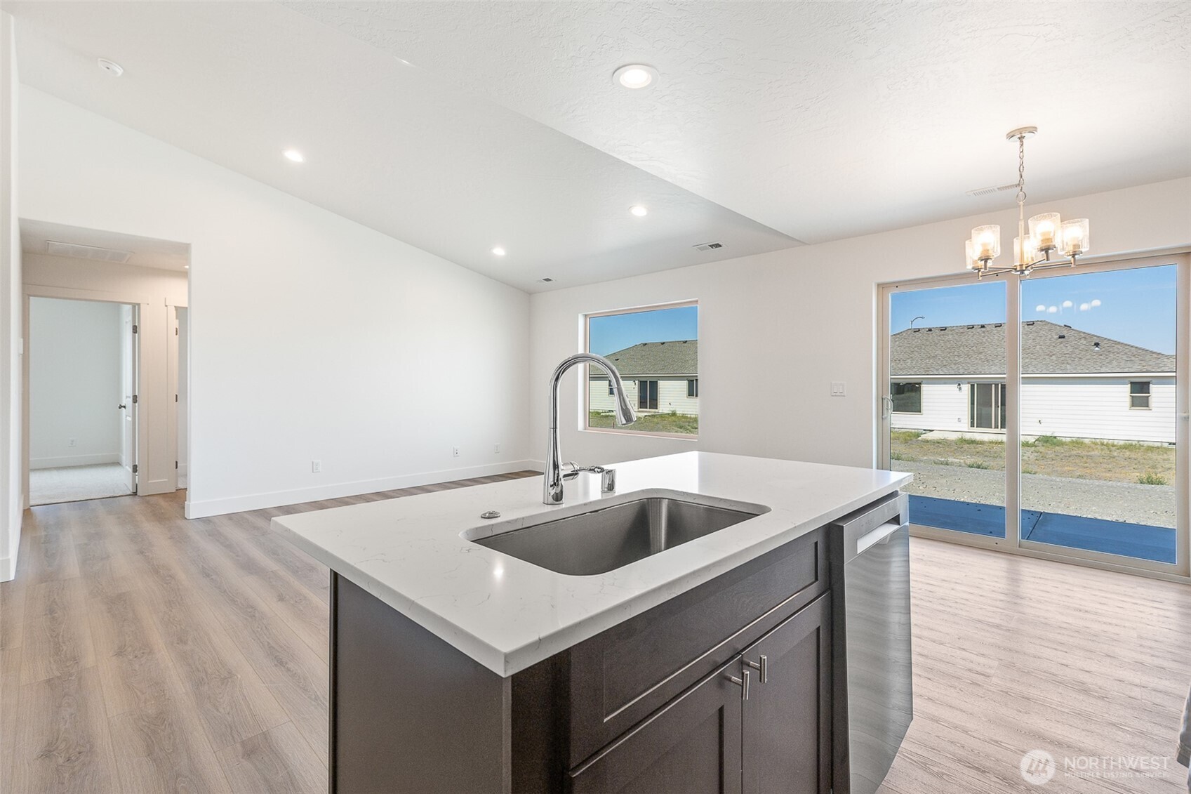 312 N Montana Street , Moses Lake, WA 98837