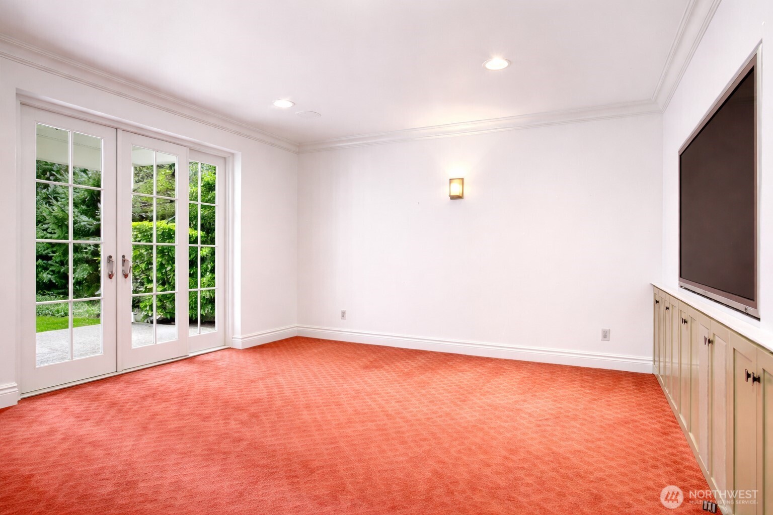 8975 NE 10th Street , Bellevue, WA 98004