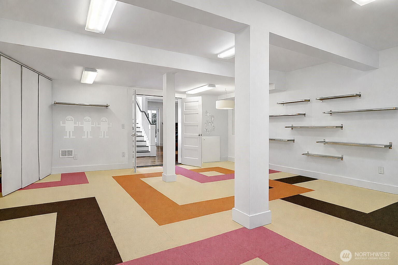 8975 NE 10th Street , Bellevue, WA 98004