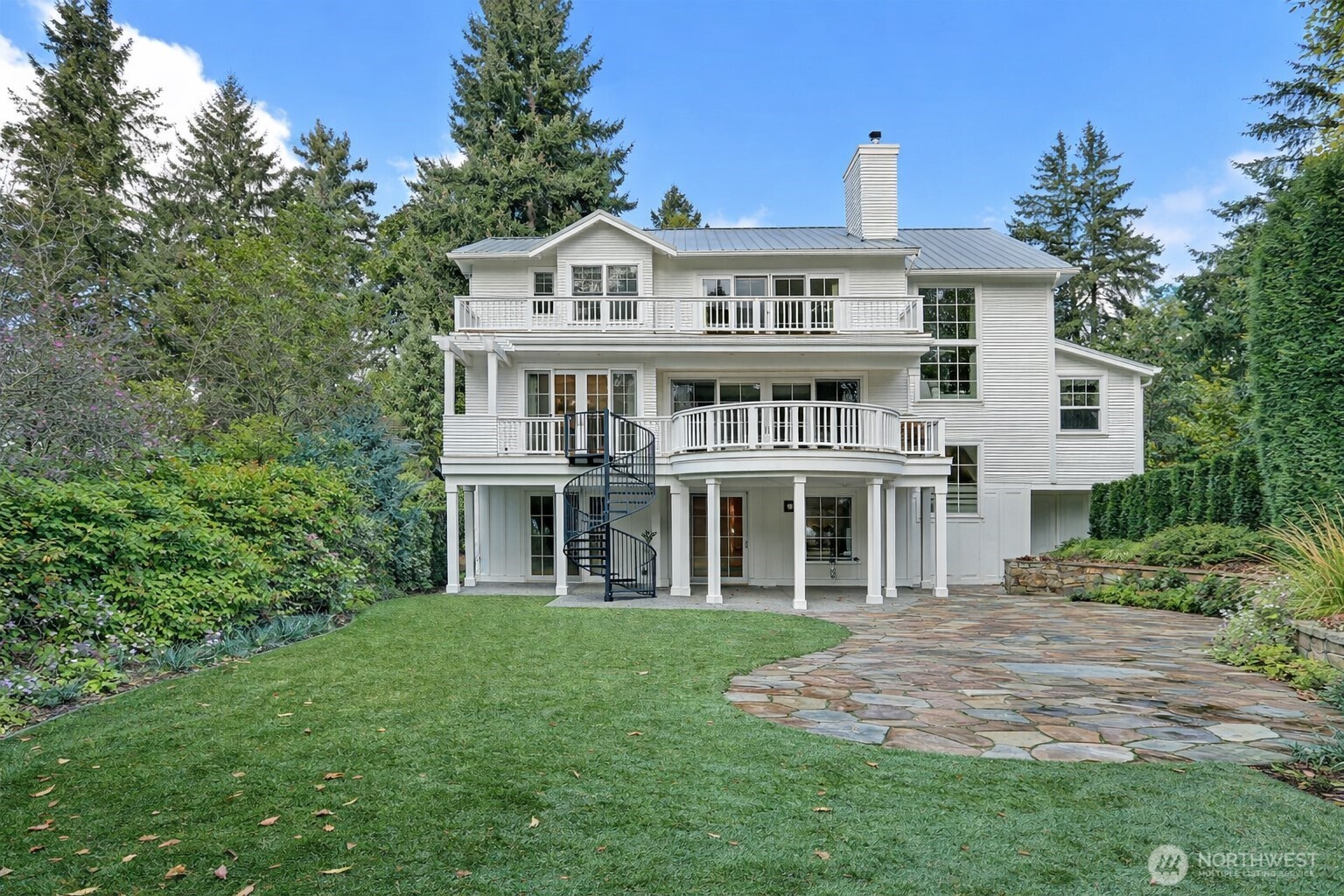 8975 NE 10th Street , Bellevue, WA 98004