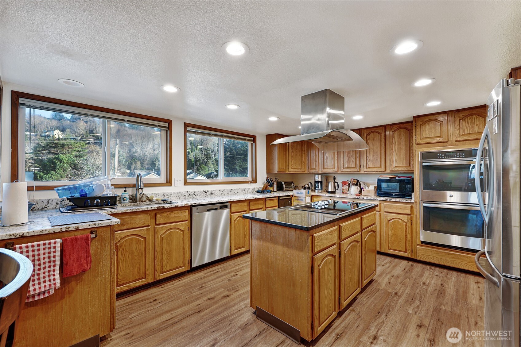 2440 Alki Avenue SW, Seattle, WA 98116