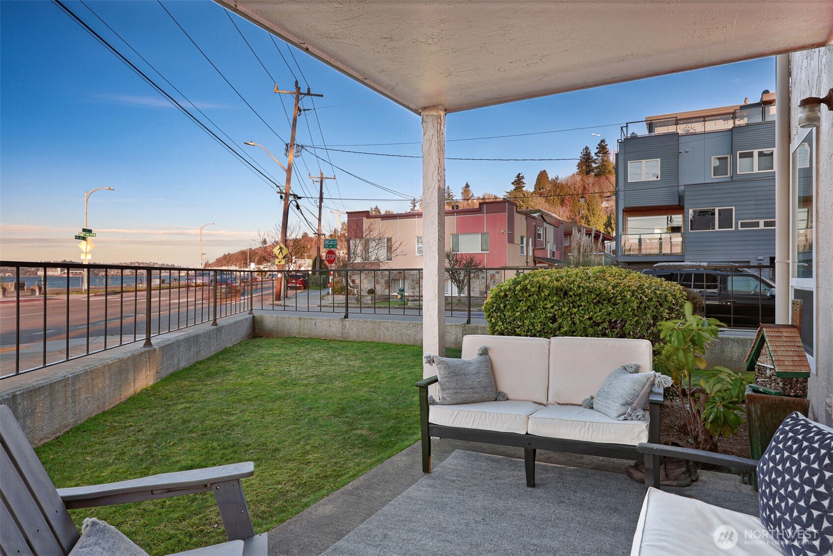 2440 Alki Avenue SW, Seattle, WA 98116