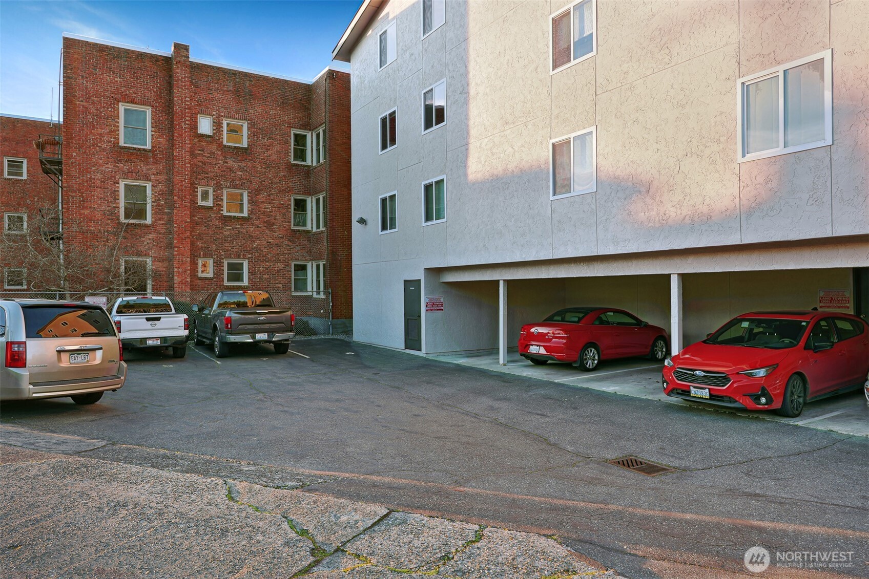 2440 Alki Avenue SW, Seattle, WA 98116