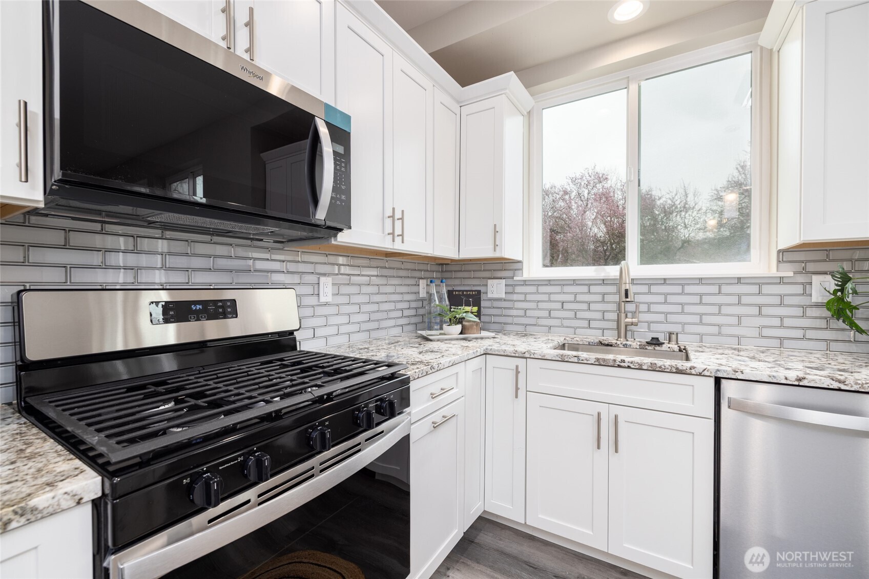 1515 N Waugh Road #B, Mount Vernon, WA 98273