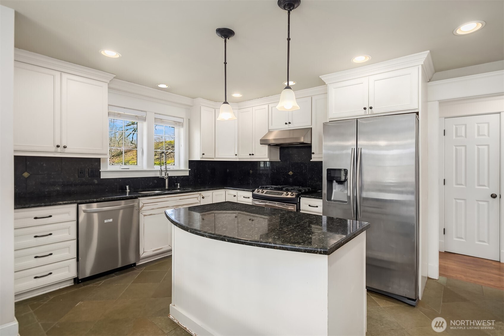 20802 SE 34th Street #6, Sammamish, WA 98075