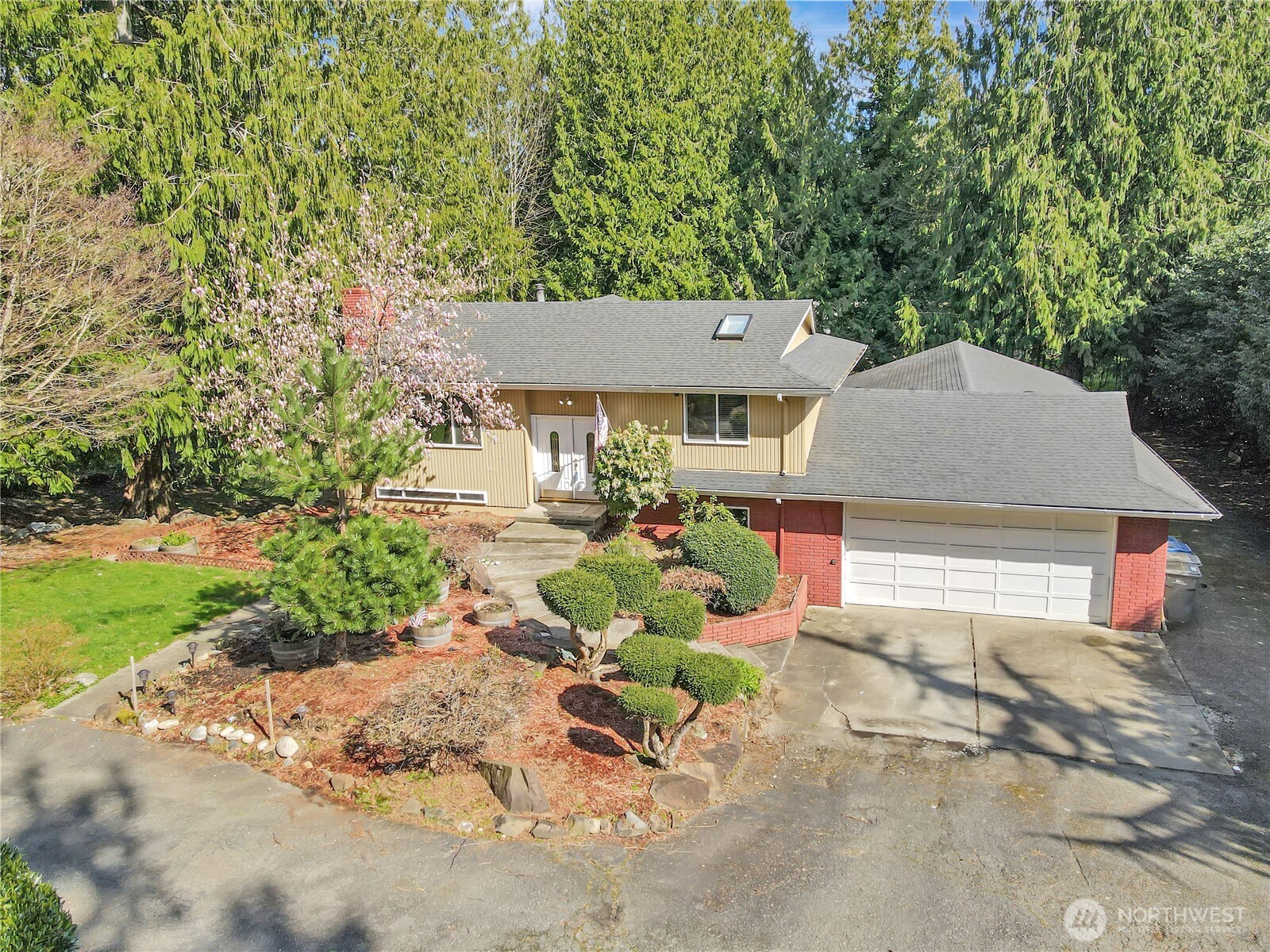 12001 Robinhood Lane , Snohomish, WA 98290