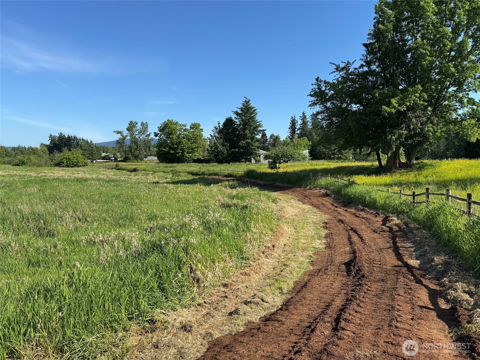 20722 SE 34th Street #2, Sammamish, WA 98075