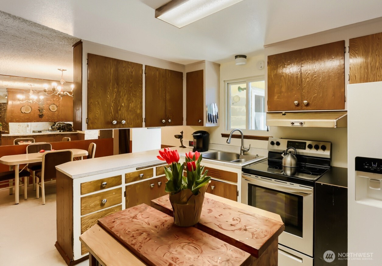 24119 78th Place W, Edmonds, WA 98026-9111