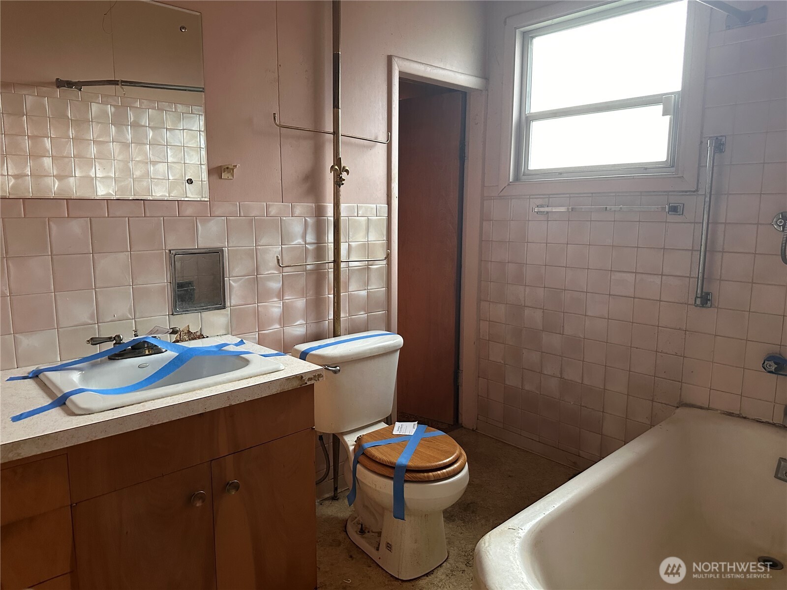 1112 4th Street , Cosmopolis, WA 98537