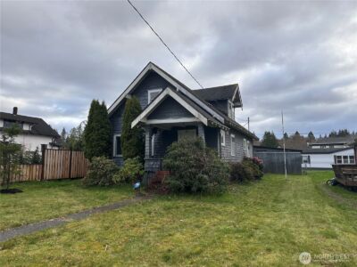 1112 4th Street , Cosmopolis, WA 98537 - Photo 2