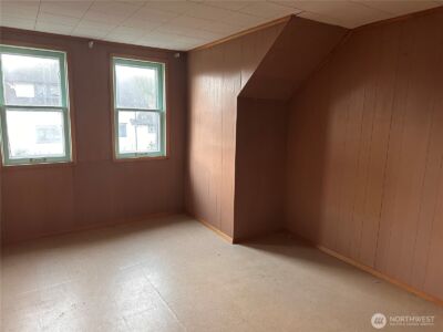 1112 4th Street , Cosmopolis, WA 98537 - Photo 8