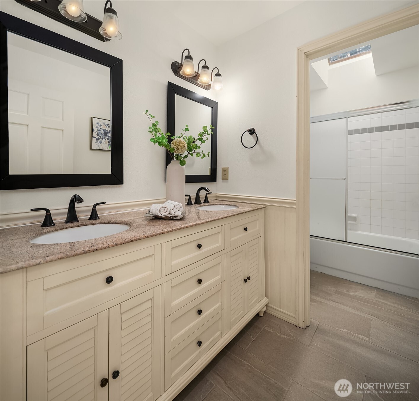 16707 NE 124th Street , Redmond, WA 98052