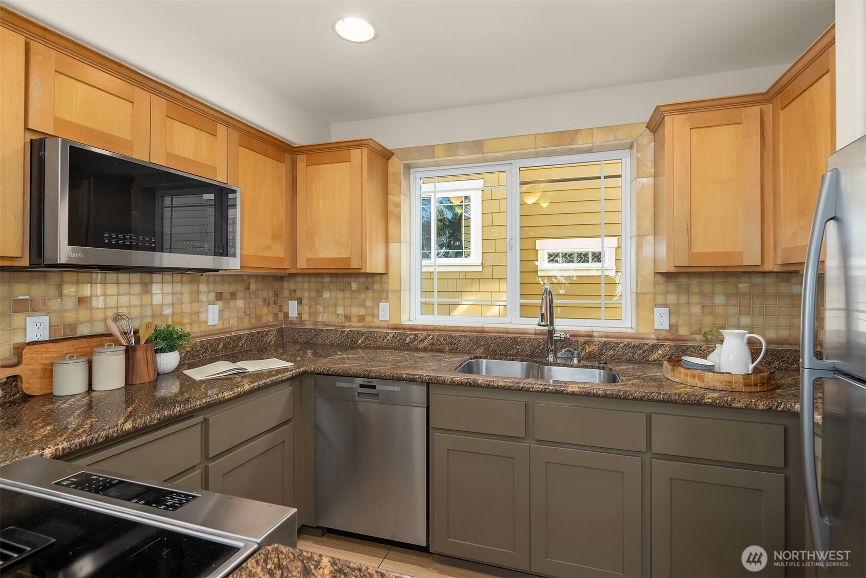 739 N 94th Street #B, Seattle, WA 98103