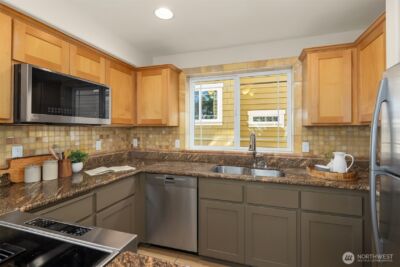 739 N 94th Street #B, Seattle, WA 98103 - Photo 12