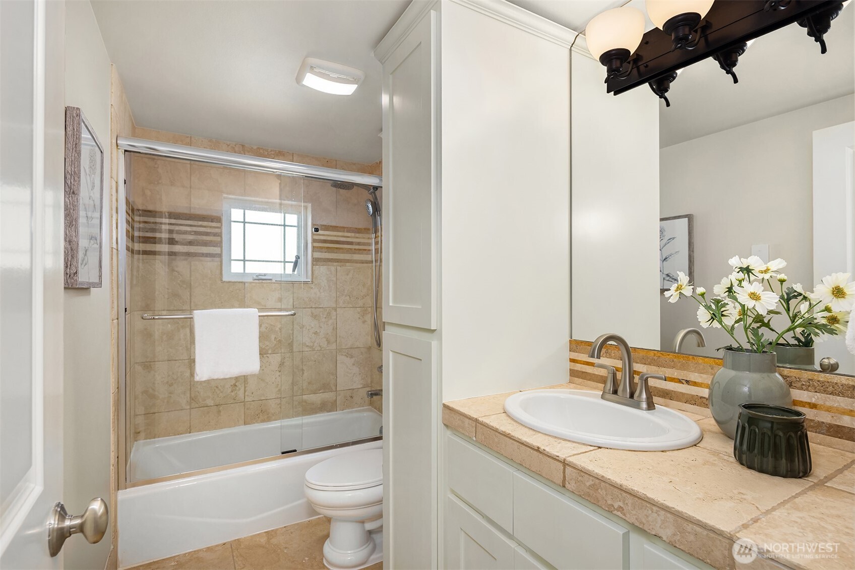 739 N 94th Street #B, Seattle, WA 98103